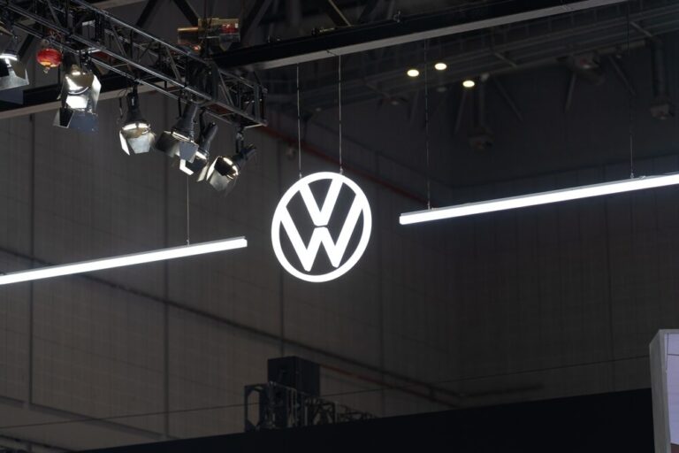 Logo Volkswagen e logo JSW