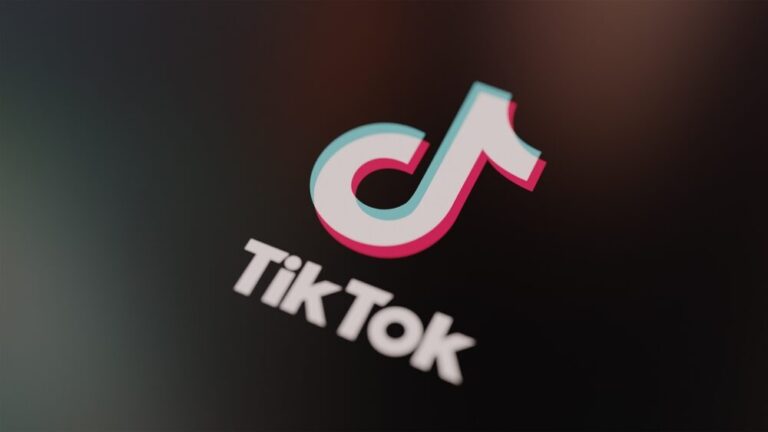 Immagine rappresentativa dell'articolo su TikTok e spam IA