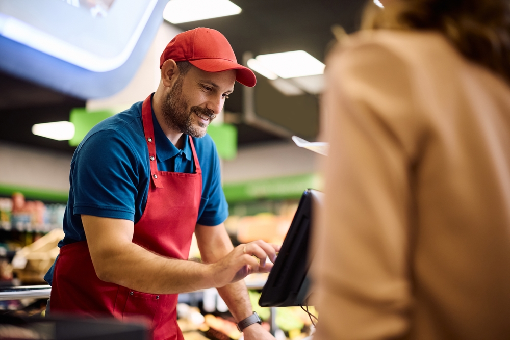 Immagine di un sistema di self-checkout con tecnologia di verifica dell'età