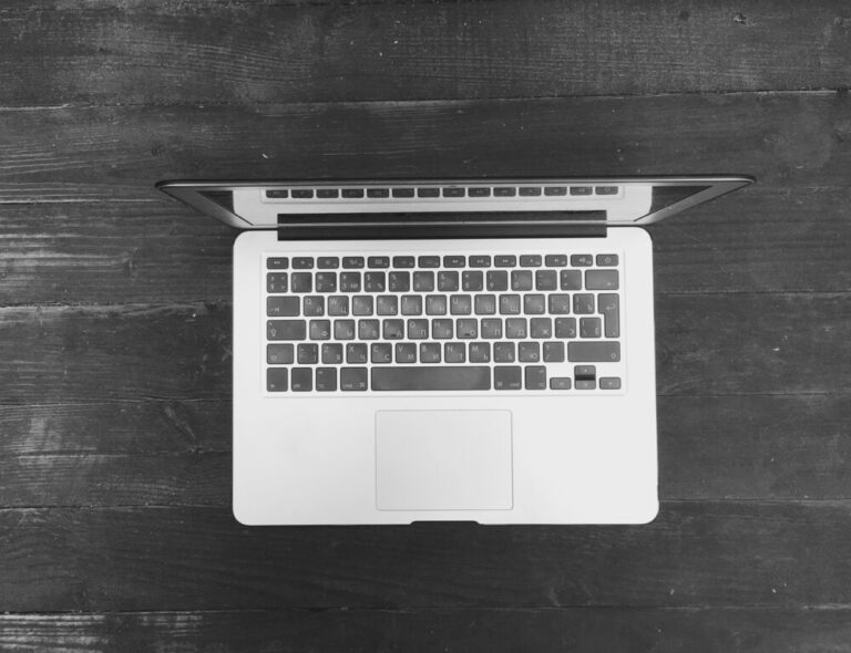 Nuovo MacBook OLED di Apple in fase di test