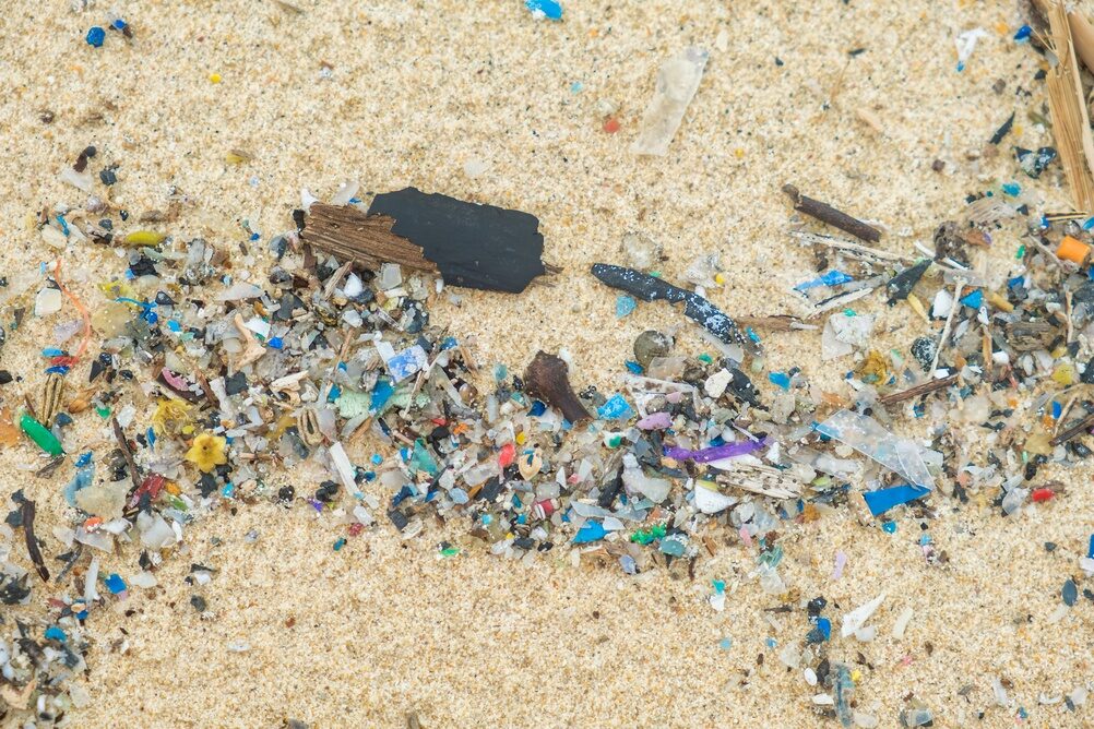 Immagine rappresentativa dell'emergenza plastica in Italia